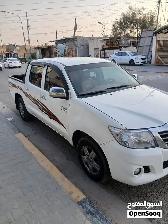 Toyota Hilux 2014 photo 2