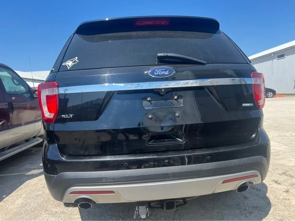 Ford Explorer 2016 photo 2
