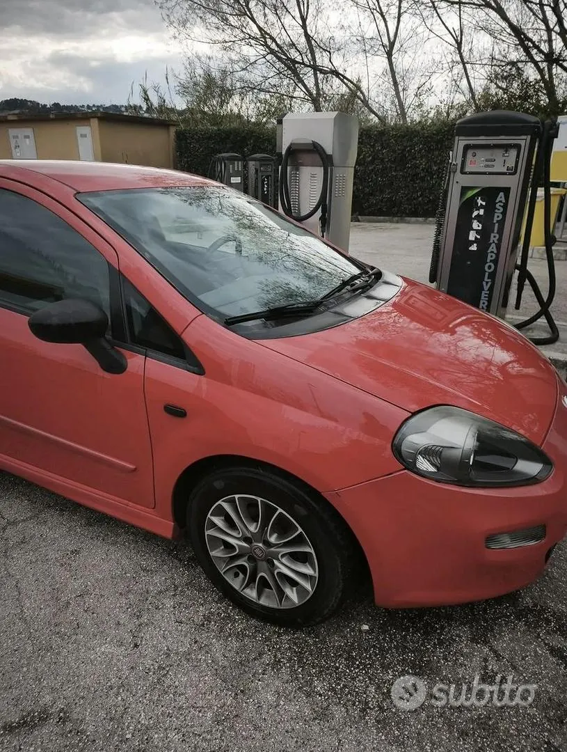 Fiat Punto 2012 photo 4