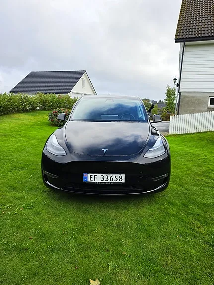 Tesla Model Y 2023 photo 3