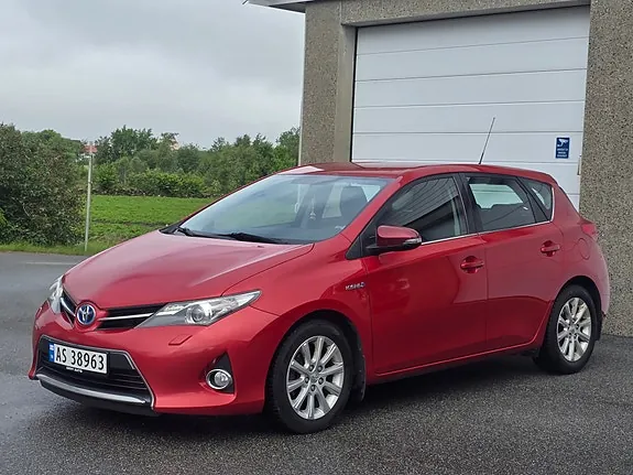 Toyota Auris 2013 photo 3