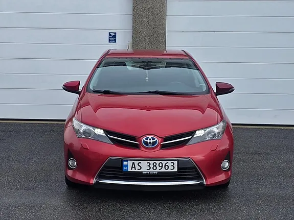 Toyota Auris 2013 photo 2