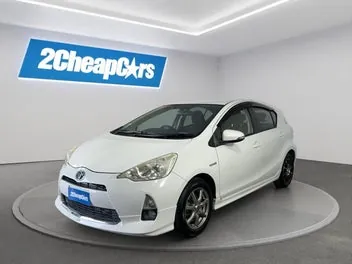 Toyota Aqua 2014 photo 2
