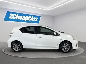 Toyota Aqua 2014 photo 5