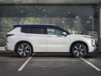 Mitsubishi Outlander 2026 photo 4