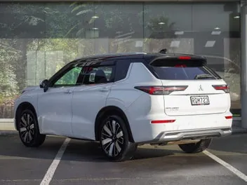 Mitsubishi Outlander 2026 photo 3
