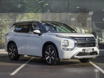 Mitsubishi Outlander 2026 photo 2