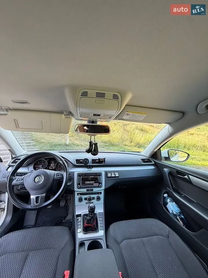 Volkswagen Passat 2013 photo 5