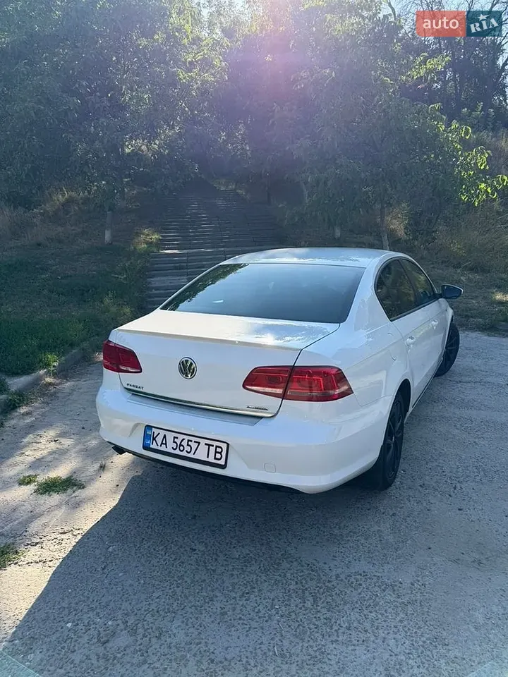 Volkswagen Passat 2013 photo 3