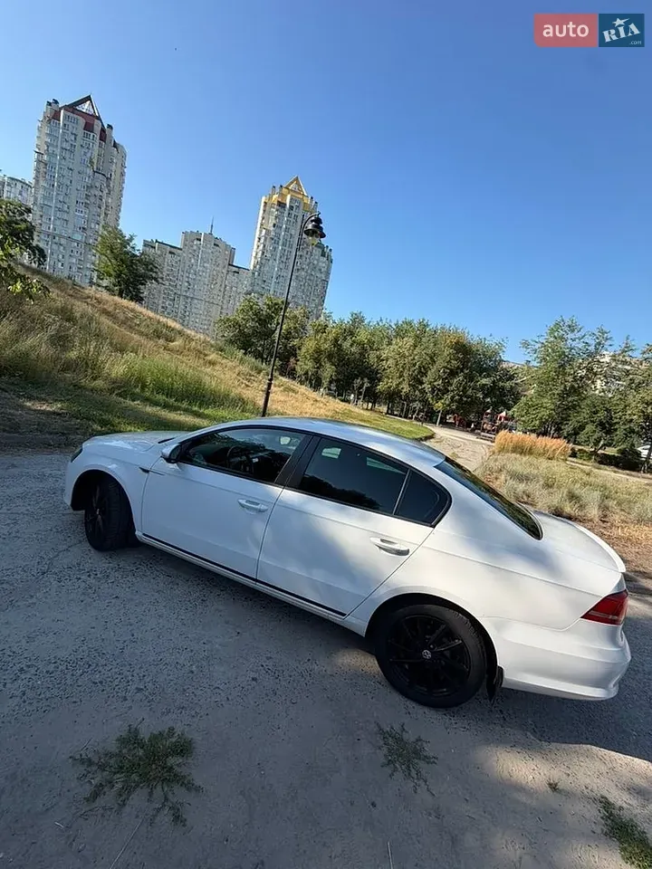 Volkswagen Passat 2013 photo 4