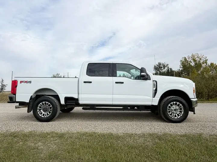 Ford F250 2024 photo 3