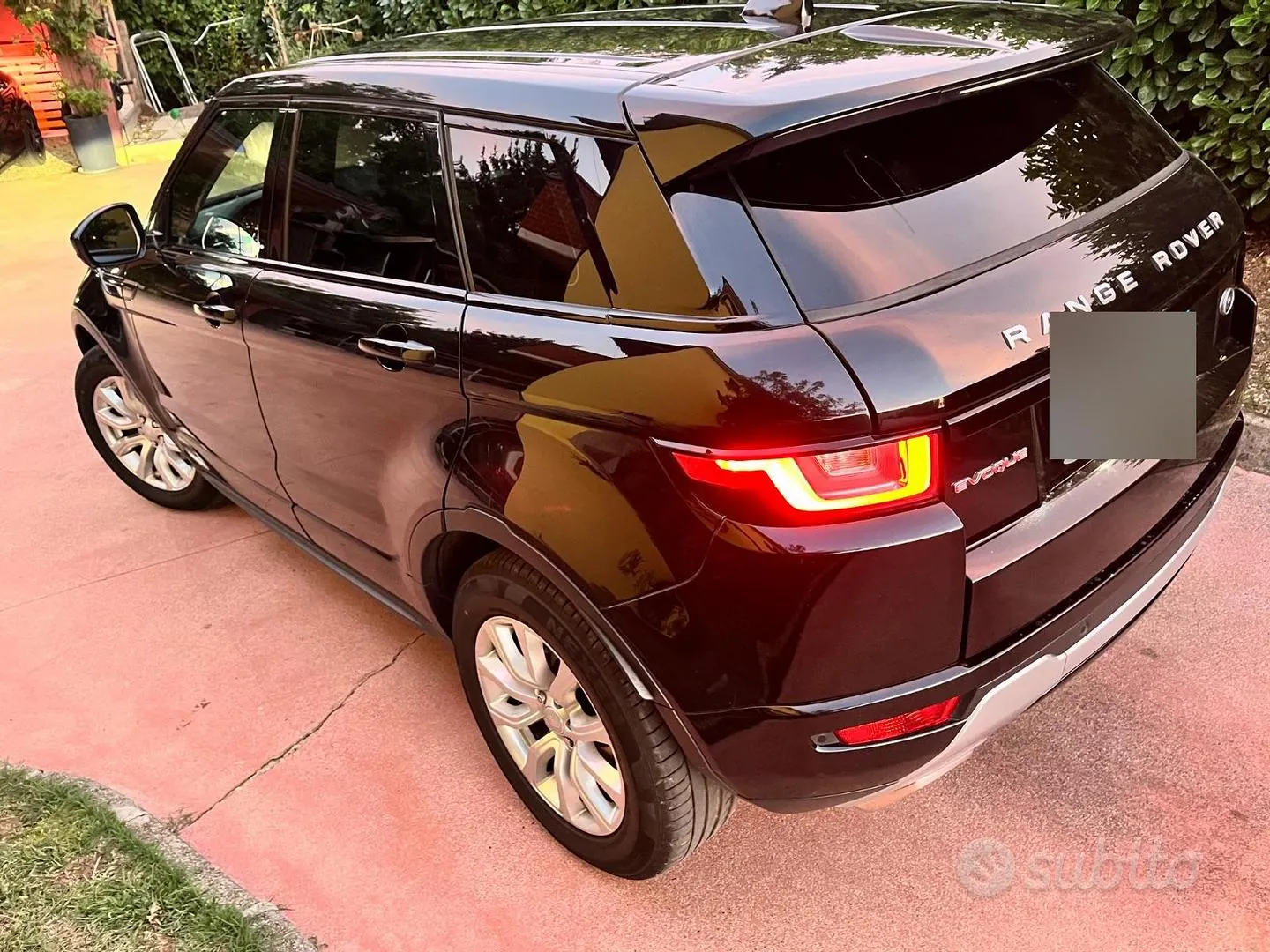 Land Rover Range Rover Evoque 2016 photo 2