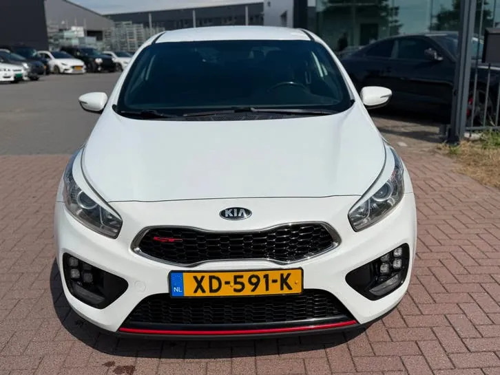 Kia Pro_Cee'D 2014 photo 2