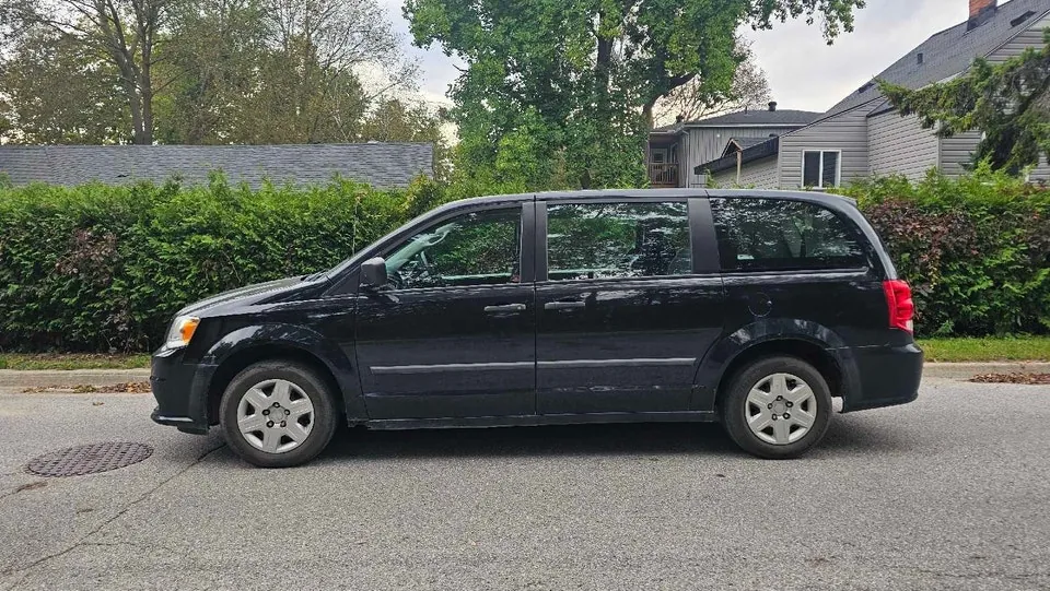 Dodge Caravan 2012 photo 5