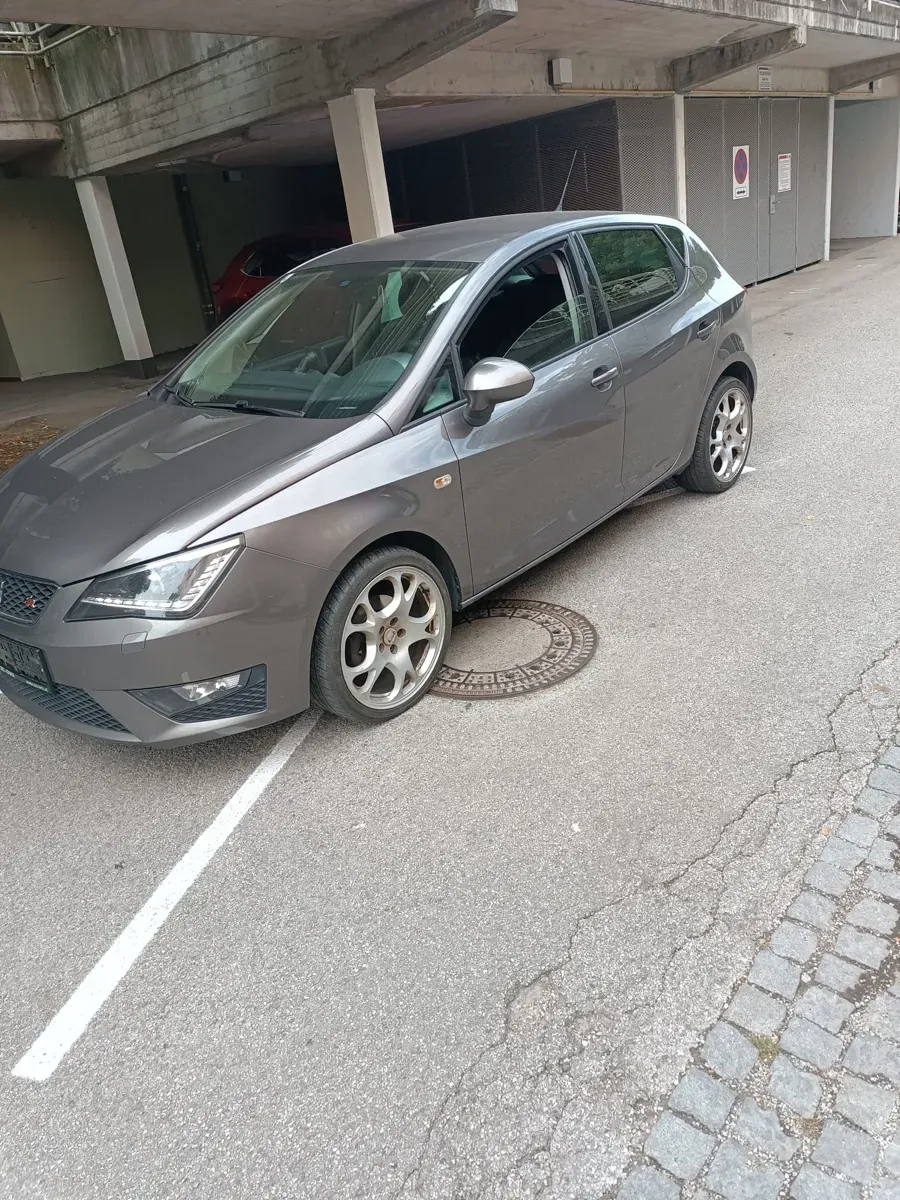 Seat Ibiza 2015 photo 2