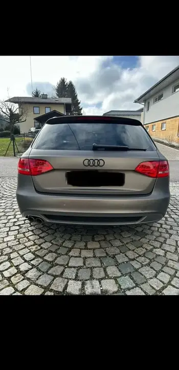 Audi A4 Avant 2011 photo 2