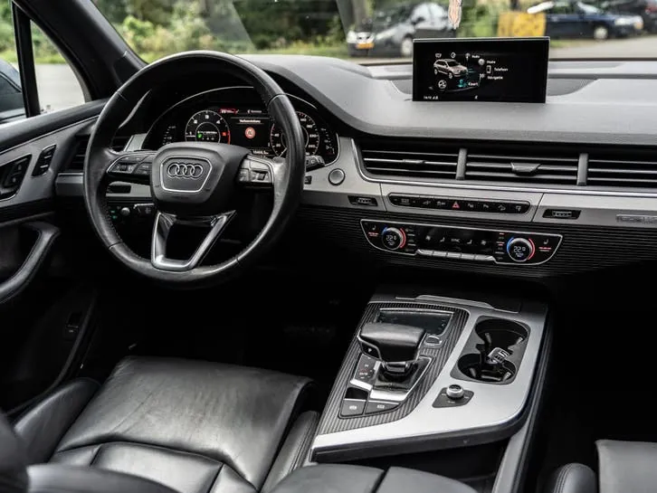 Audi Q7 2016 photo 2