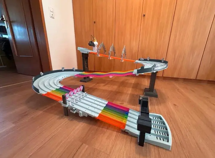 Hot Wheels Mario Kart Rainbow Road