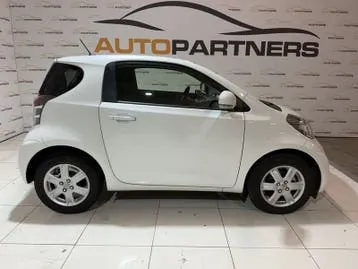 Toyota Iq 2011 photo 2