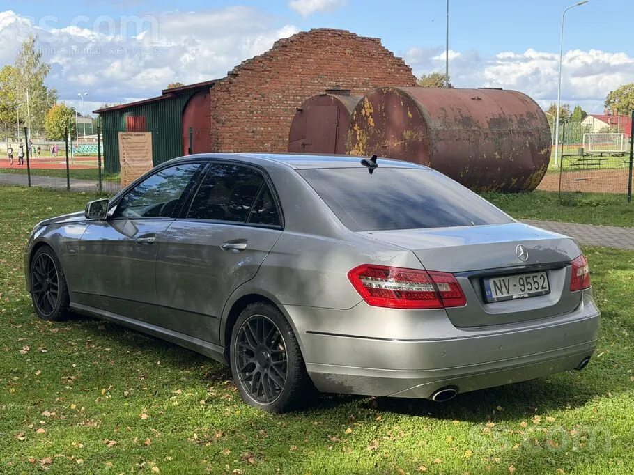 Mercedes-Benz E350 2010 photo 5