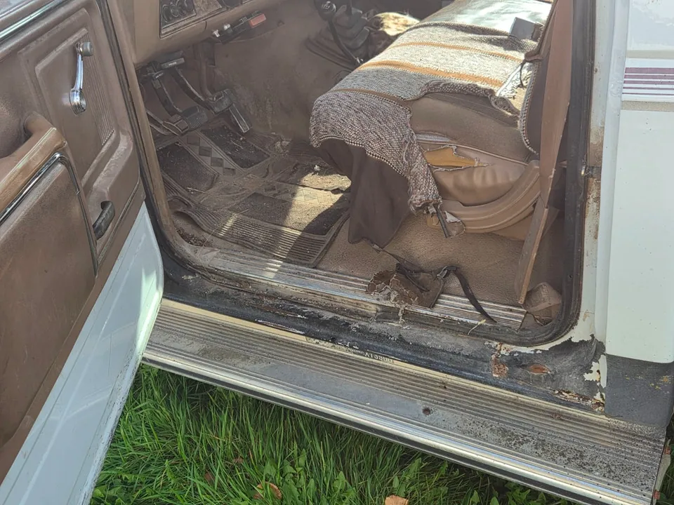 Ford F250 1986 photo 2