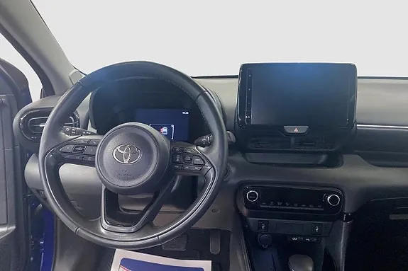 Toyota Yaris 2024 photo 2