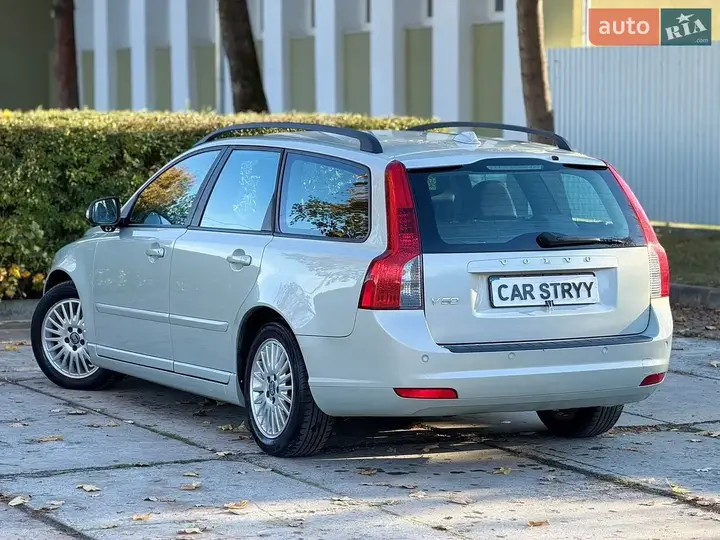 Volvo V50 2011 photo 3