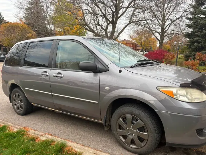 Mazda Mpv 2004 photo 2