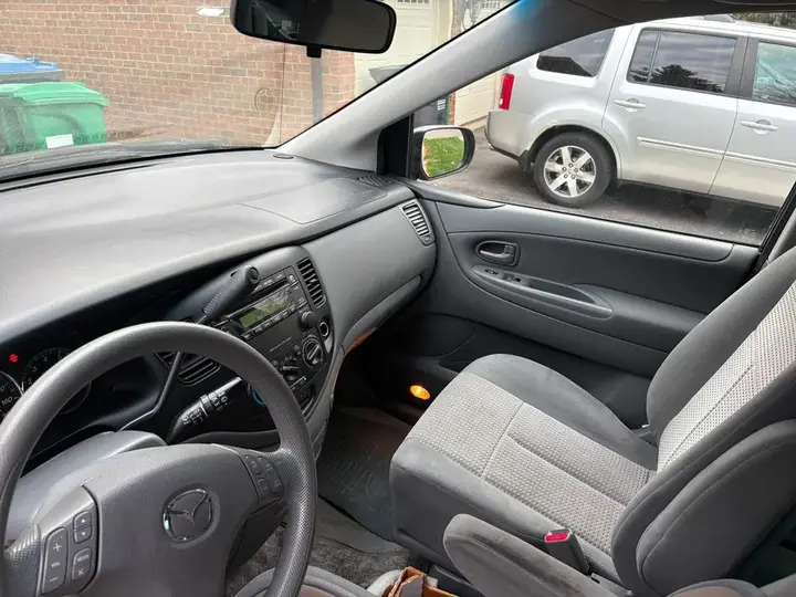 Mazda Mpv 2004 photo 5