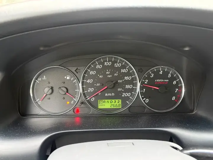 Mazda Mpv 2004 photo 4