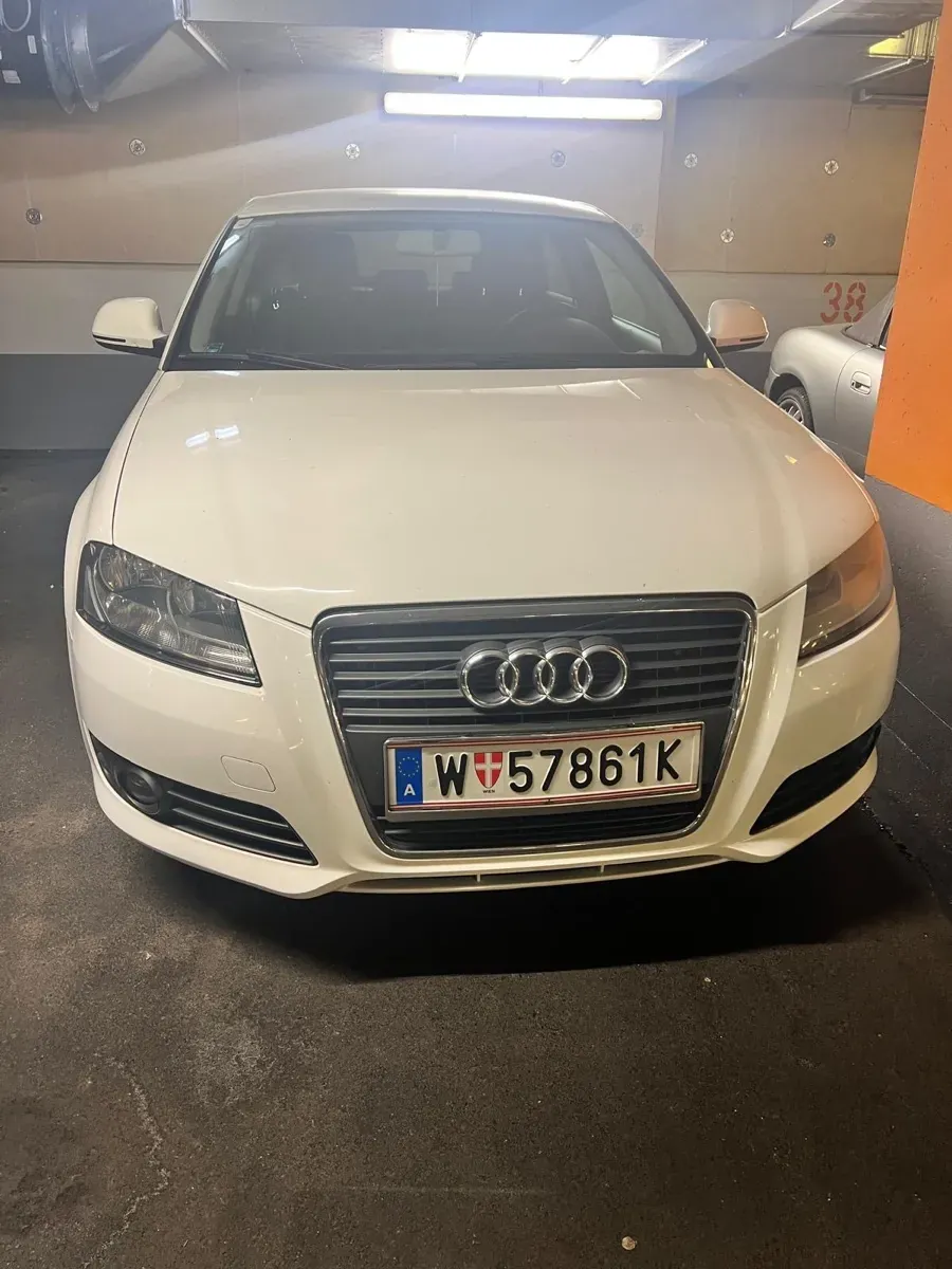Audi A3 2010 photo 2