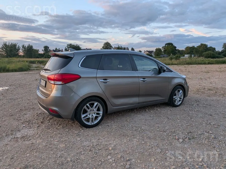Kia Carens 2018 photo 3
