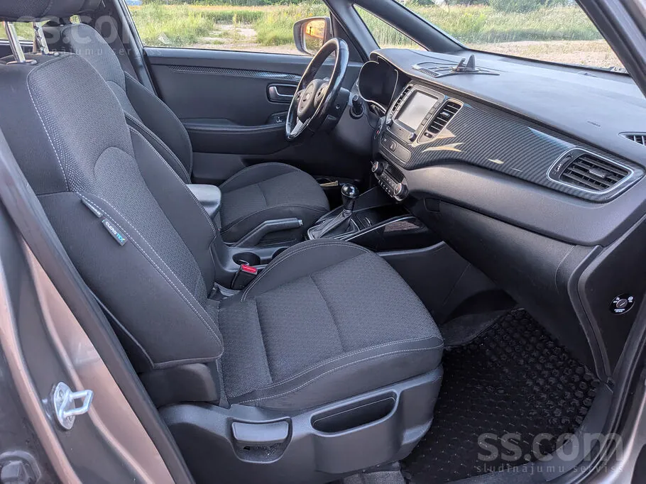 Kia Carens 2018 photo 5