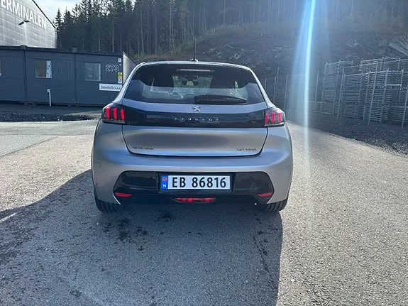 Peugeot 208 2020 photo 4