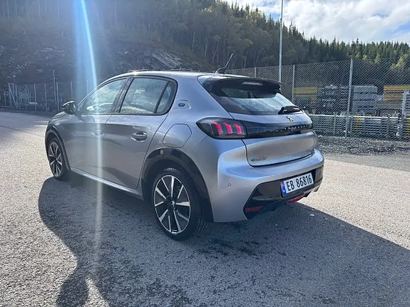 Peugeot 208 2020 photo 5