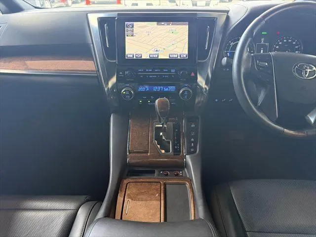 Toyota Alphard 2015 photo 3