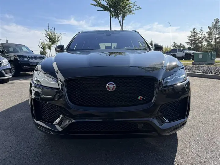 Jaguar F-Pace 2018 photo 2