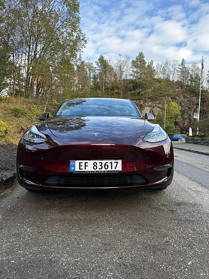 Tesla Model Y 2023 photo 3