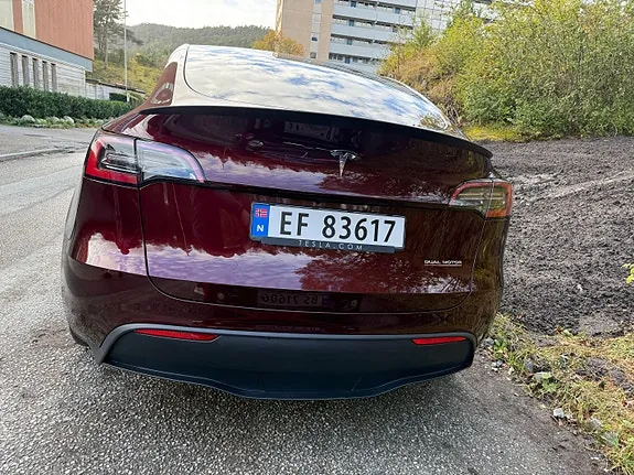 Tesla Model Y 2023 photo 5