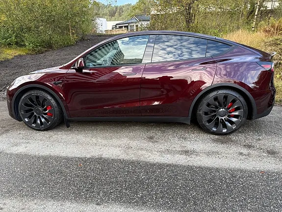 Tesla Model Y 2023 photo 2