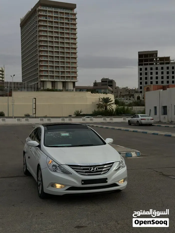 Hyundai Sonata 2012 photo 2