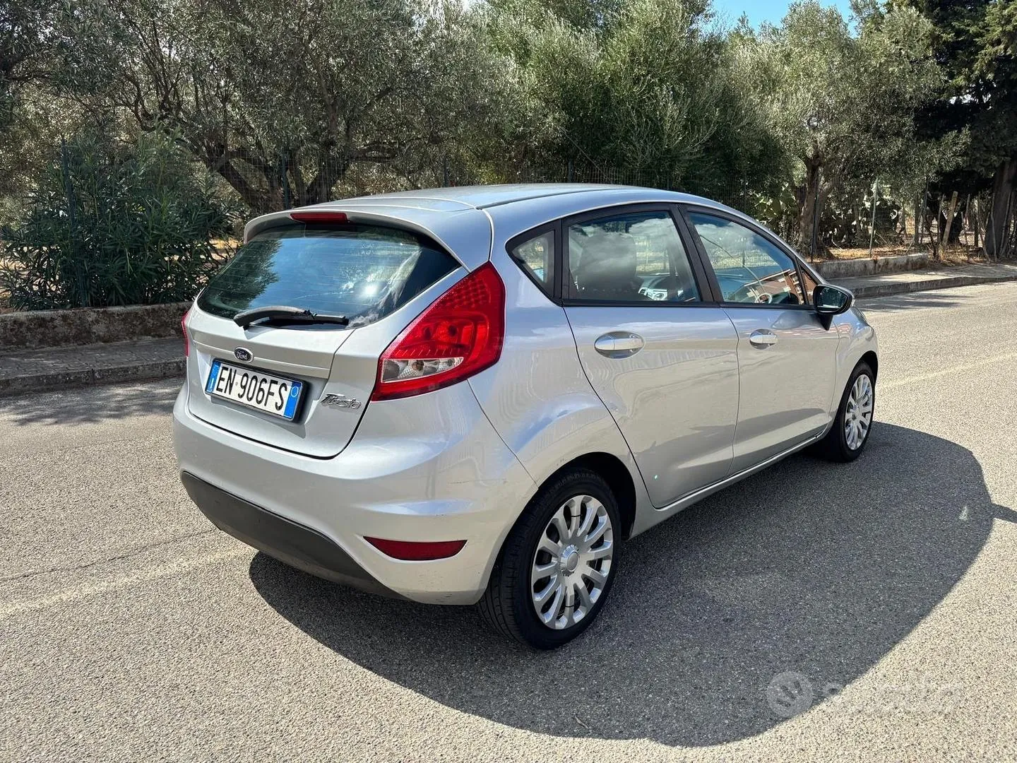 Ford Fiesta 2012 photo 3