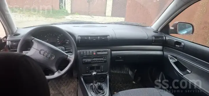 Audi A4 1996 photo 3