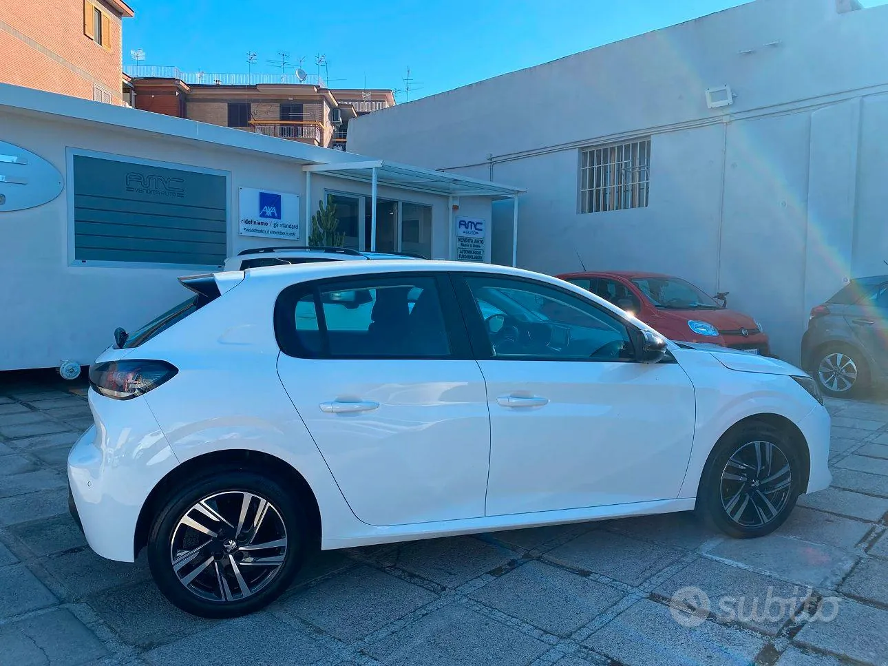 Peugeot 208 2023 photo 2