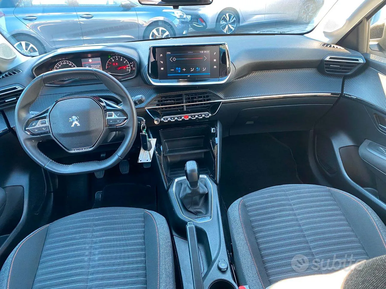 Peugeot 208 2023 photo 5