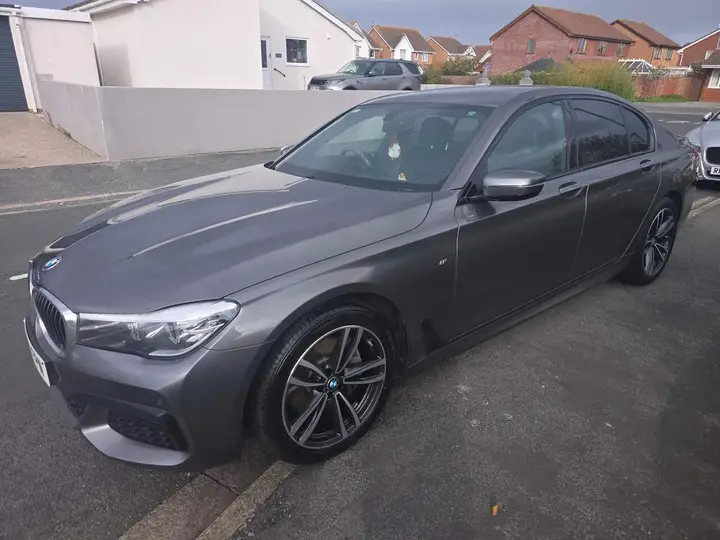 BMW 7 Series 2019 photo 3