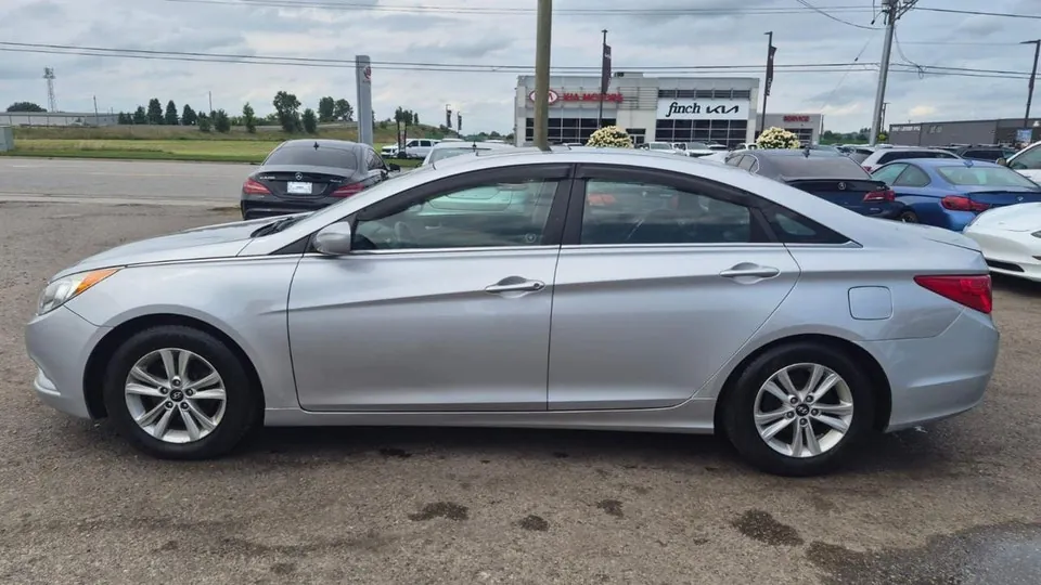 Hyundai Sonata 2013 photo 2