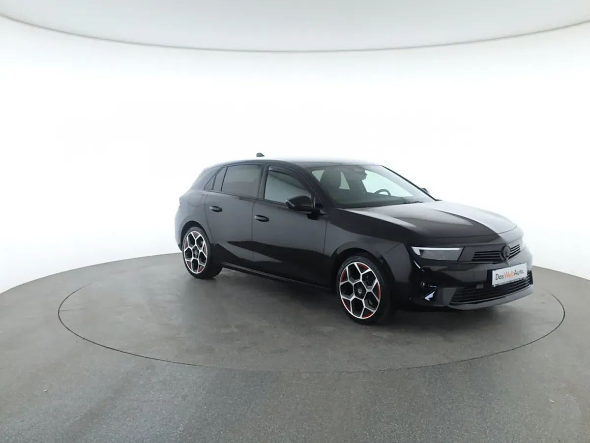 Opel Astra 2022 photo 2