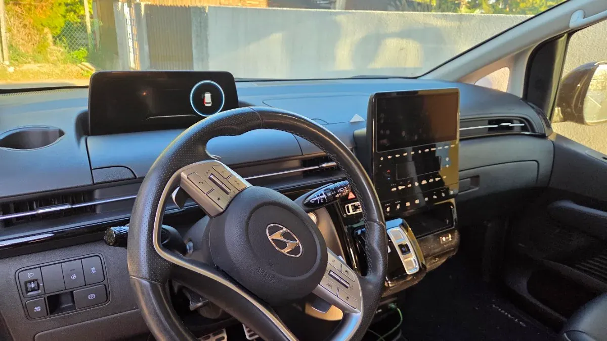 Hyundai Staria 2022 photo 3