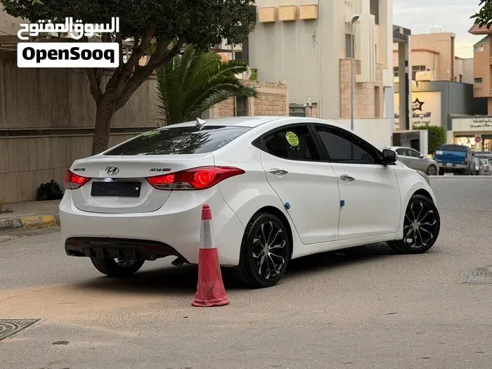 Hyundai Avante 2012 photo 2